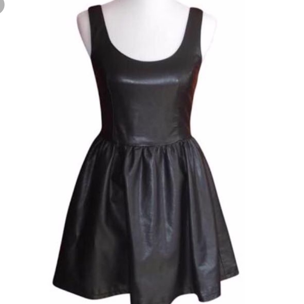 H&M leather sleeveless scoop neck zipper  mini
